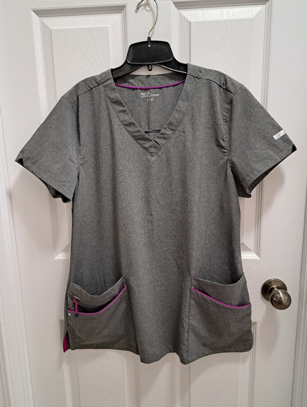 Scrubs By Kulture Gray V-neck Top Short Sleeved Womens Size Large Uniform Shirt